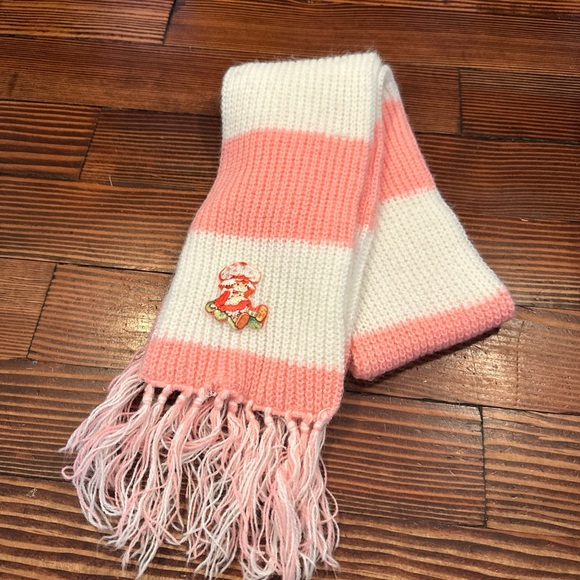 American Greetings Other - Vintage 1981 Strawberry Shortcake Pink/White Orlon Scarf American Greetings USA